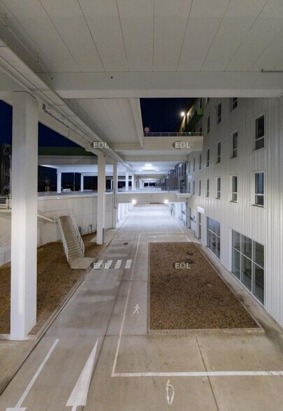 Flex dans Bondy à louer - Photo du bâtiment - Image 2 de 55