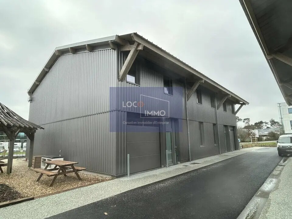 Flex in Le Haillan for sale Building Photo- Image 1 of 11