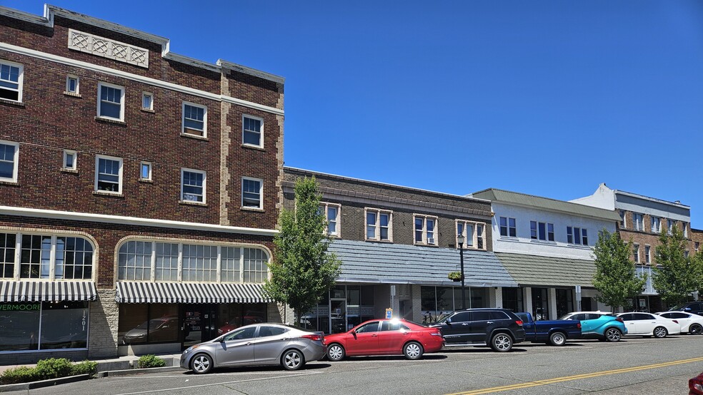 1209 Commerce Ave, Longview, WA for sale - Building Photo - Image 1 of 1