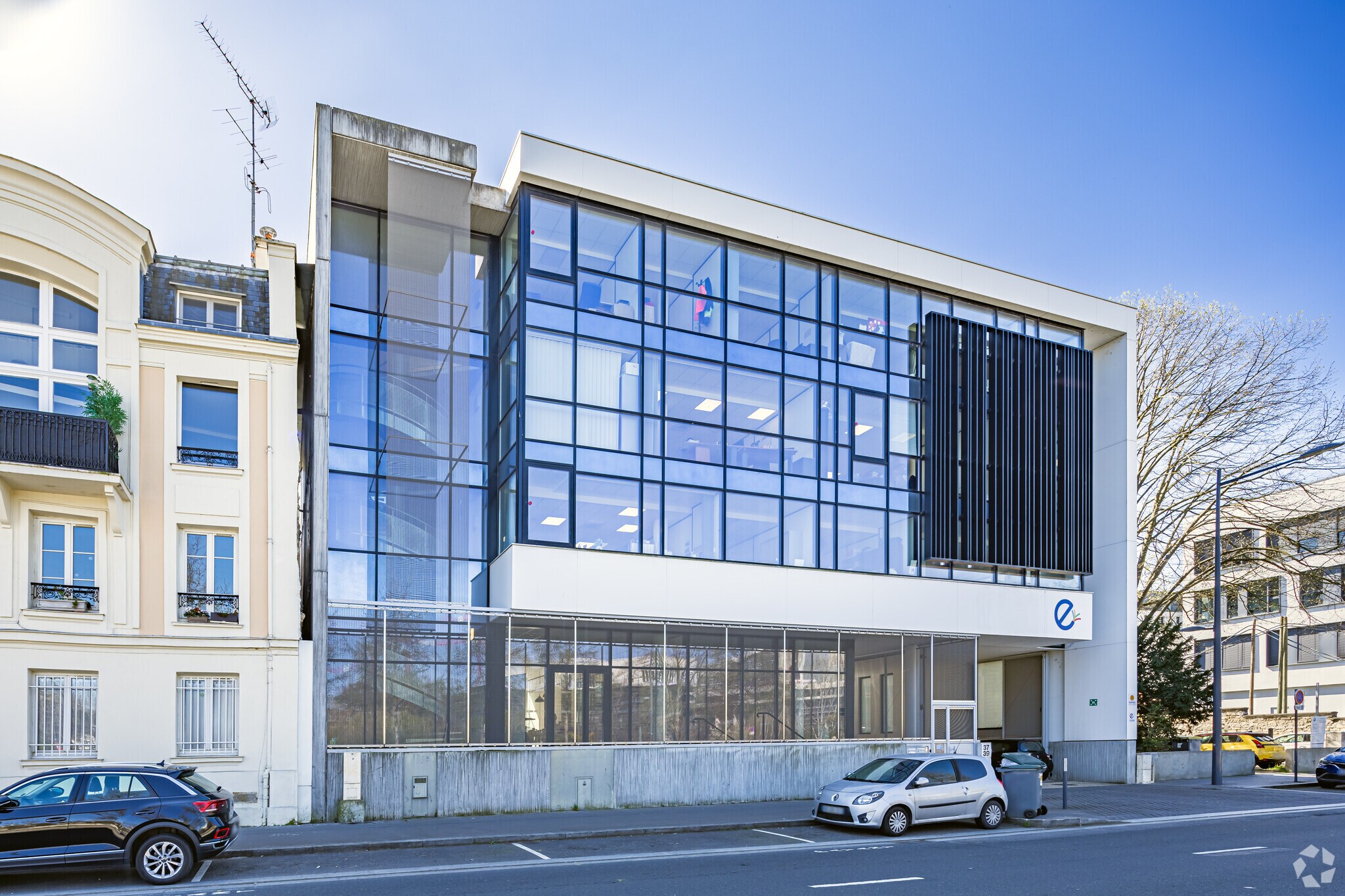 Office in Meudon for lease Primary Photo- Image 1 of 17