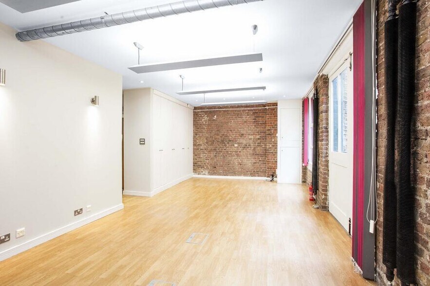 1 Luke St, Londres à vendre - Photo du bâtiment - Image 3 de 18