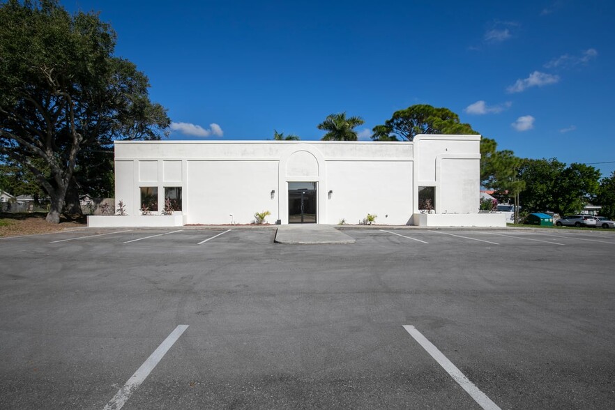 10527 Park Blvd, Seminole, FL for sale - Primary Photo - Image 1 of 1