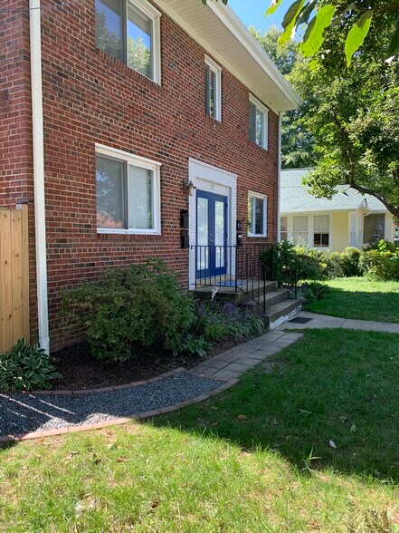 111 E Uhler Ave, Alexandria, VA à vendre - Photo du bâtiment - Image 3 de 34