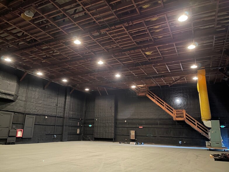 1041 N Formosa Ave, West Hollywood, CA for lease - Building Photo - Image 1 of 5
