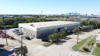 7010 Zoltowski St, Houston TX - Entrepôt