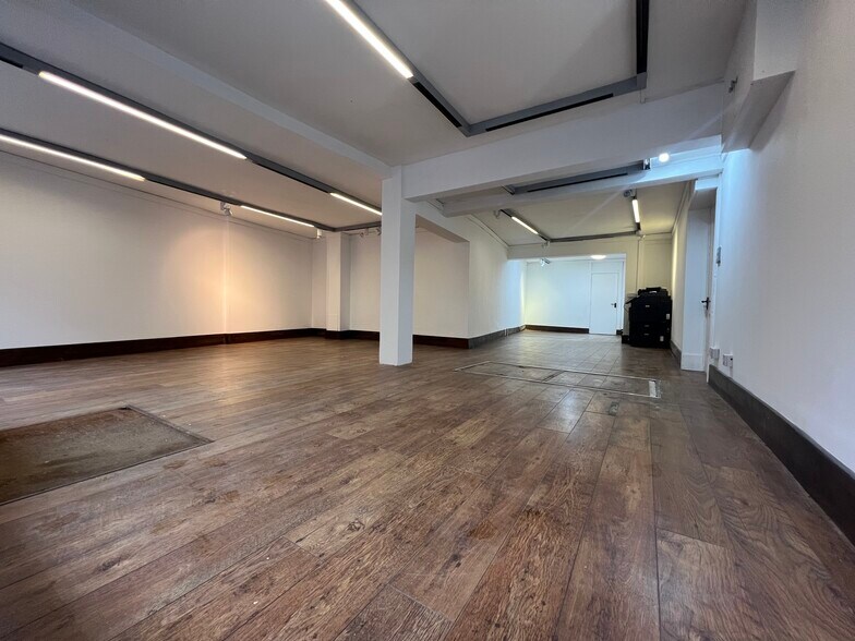 40 High St, Saffron Walden for lease - Building Photo - Image 3 of 5