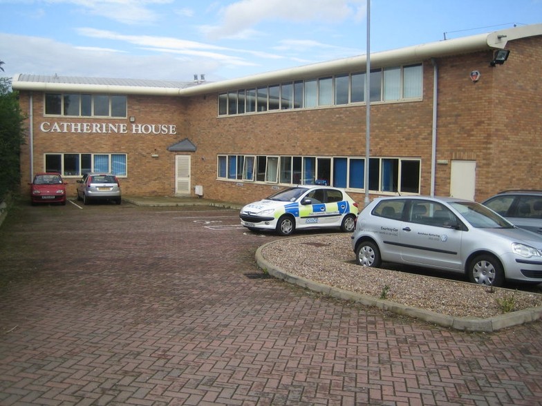 Harborough Rd, Brixworth à louer - Photo principale - Image 1 de 6