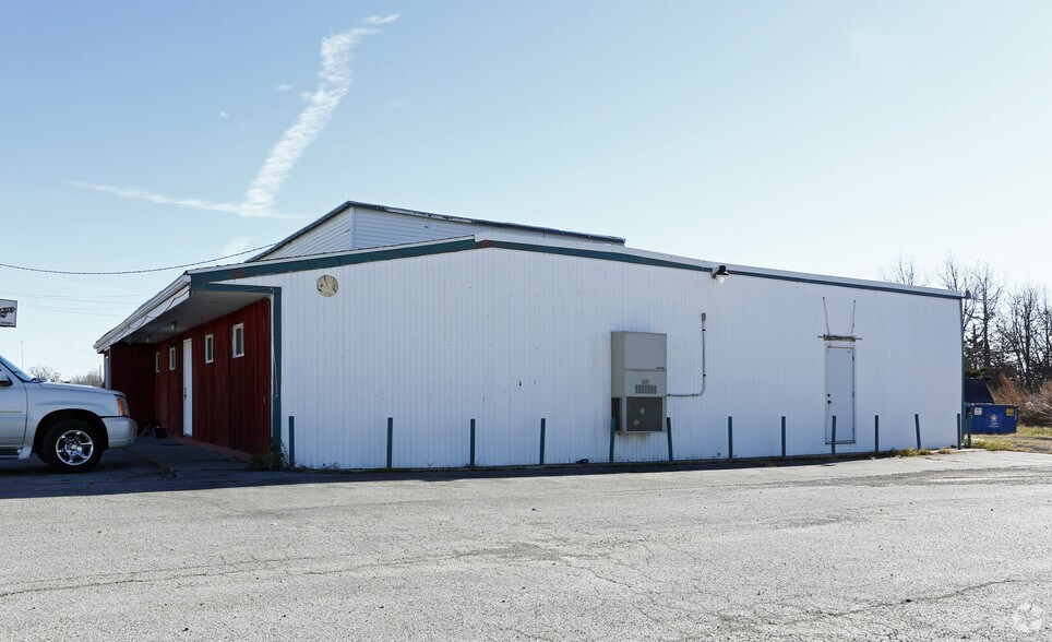 2103 Baltimore St, Defiance, OH à vendre - Photo du bâtiment - Image 2 de 9