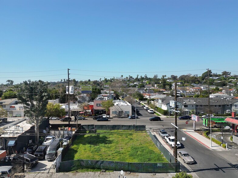 2502 S Robertson Blvd, Los Angeles, CA à vendre - Photo du bâtiment - Image 3 de 8