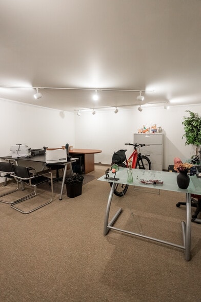 26339 Woodward Ave, Huntington Woods, MI à louer - Photo du bâtiment - Image 2 de 25