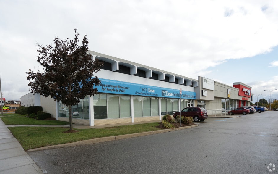 1657 Dundas St, London, ON à louer - Photo du bâtiment - Image 2 de 2