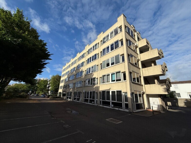 11 Liverpool Gdns, Worthing à louer - Photo du bâtiment - Image 2 de 11