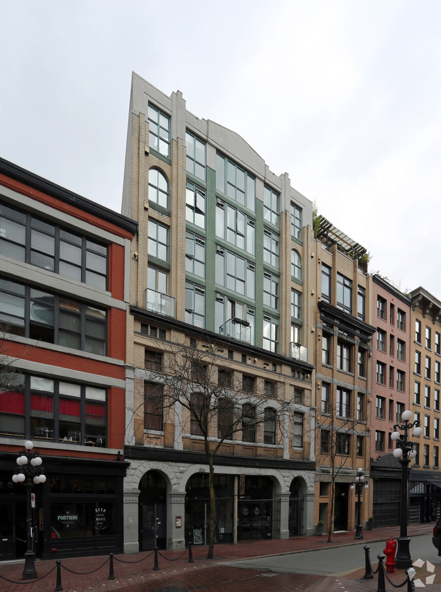 23-25 Alexander St, Vancouver, BC à vendre Photo du bâtiment- Image 1 de 1