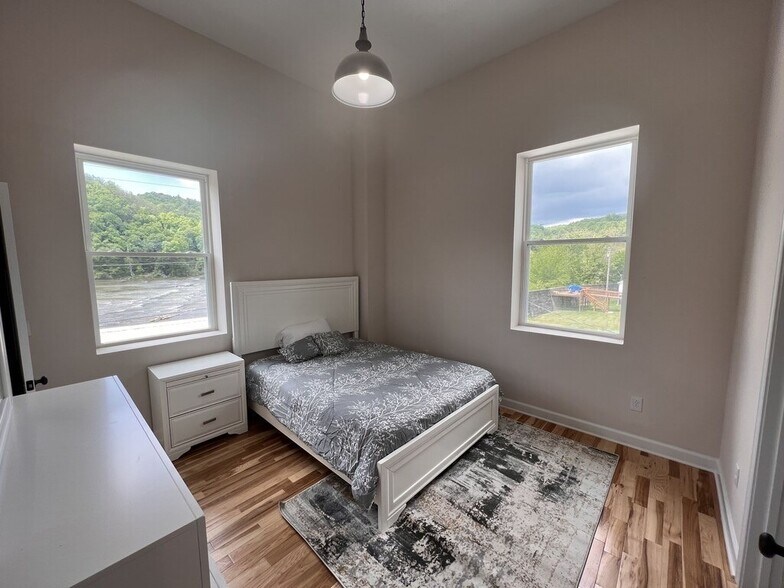 471-472 W Main St, Fries, VA à vendre - Photo intérieure - Image 3 de 5