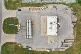 Plus de détails pour 402 W Johnson St, Pocahontas, IL - Flex à vendre