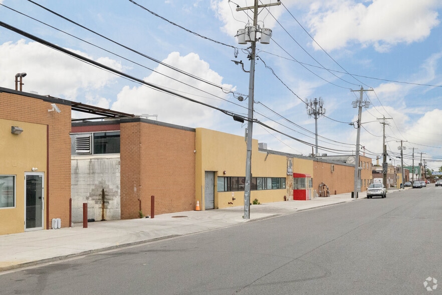 3333-3345 Royal Ave, Oceanside, NY for lease - Building Photo - Image 3 of 9