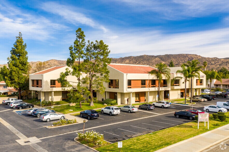 5775 E Los Angeles Ave, Simi Valley, CA à louer - Photo du bâtiment - Image 3 de 5