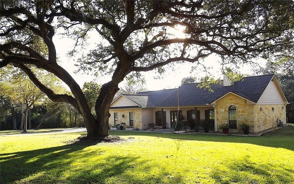 4443-4449 US 90, Alleyton, TX 78935 portfolio of 2 properties for sale on LoopNet.ca - Building Photo - Image 2 of 15