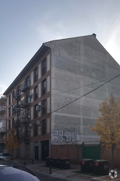 Commerce de détail dans Torrejón de Ardoz, Madrid à louer - Photo du bâtiment - Image 2 de 2