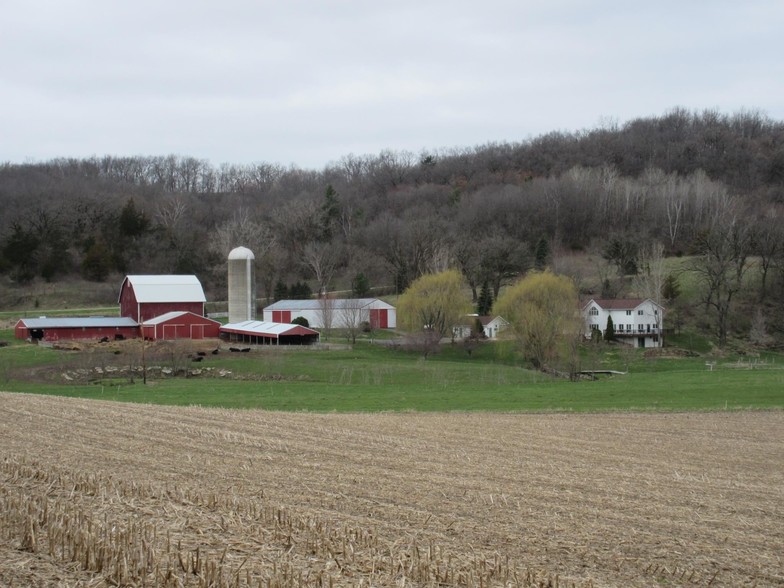 14112 Blue School Rd, Fennimore, WI for sale - Primary Photo - Image 1 of 1