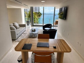300 Biscayne Boulevard Way, Miami, FL à louer Photo intérieure- Image 2 de 6