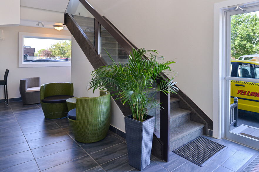 4009 Gateway Blvd NW, Edmonton, AB for sale - Lobby - Image 3 of 8