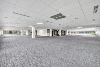 1100 Employers Blvd, De Pere, WI à louer Photo intérieure- Image 2 de 8