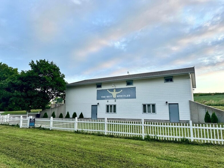 27046 Highway 6, Mcclelland, IA à louer - Photo du bâtiment - Image 2 de 6