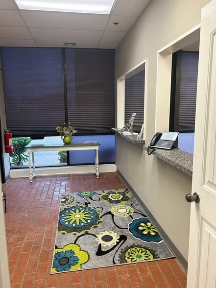 309 SW 11th St, Lawton, OK for lease - Building Photo - Image 3 of 15