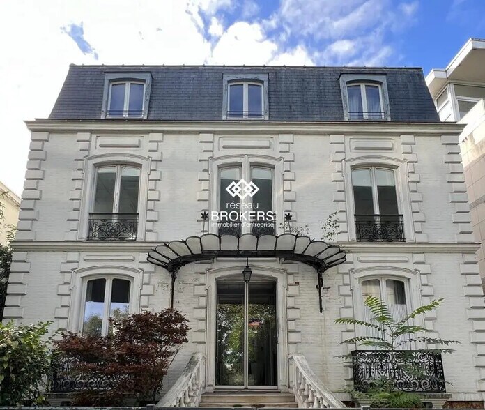 Bureau dans Saint-Cloud à vendre - Photo du bâtiment - Image 3 de 23