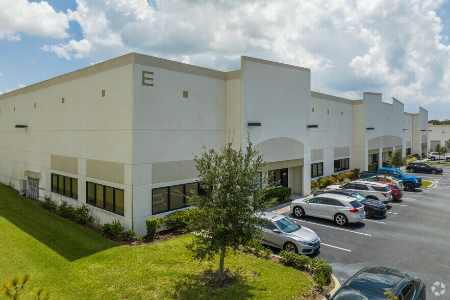 4456-4474 Eagle Falls Pl, Tampa, FL à louer - Photo du bâtiment - Image 2 de 18