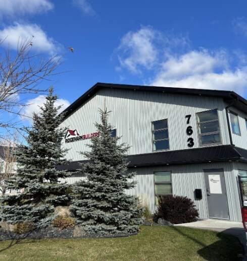 763 Kapelus Dr, West St Paul, MB à louer - Photo du bâtiment - Image 1 de 1
