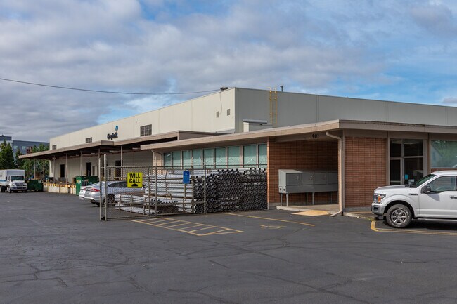 More details for 901 NE 60th Ave, Portland, OR - Industrial for Sale