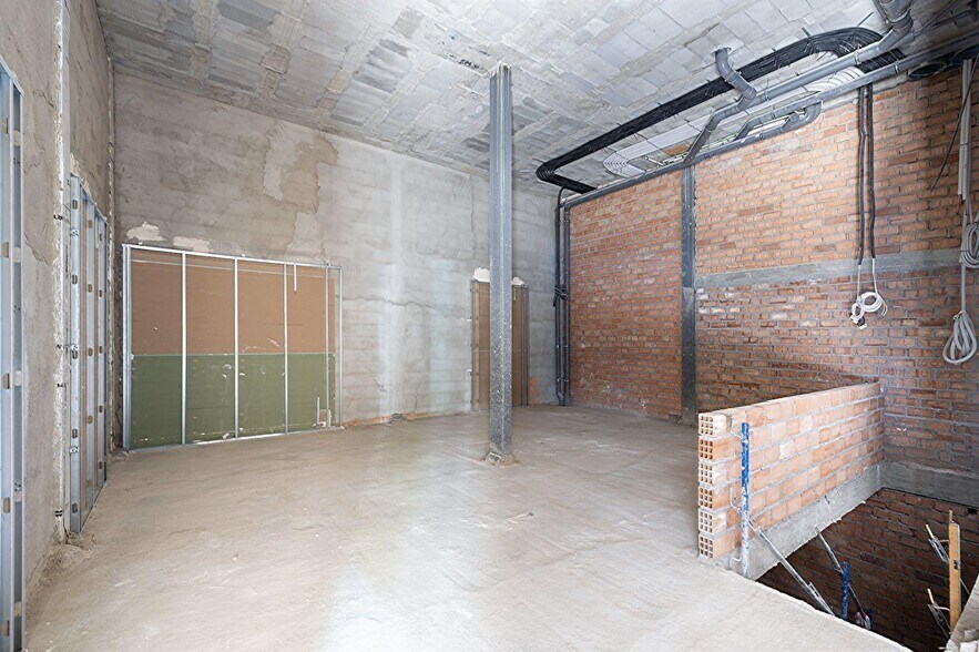 Calle Azhuma, 38, Granada, Granada for sale - Interior Photo - Image 2 of 11
