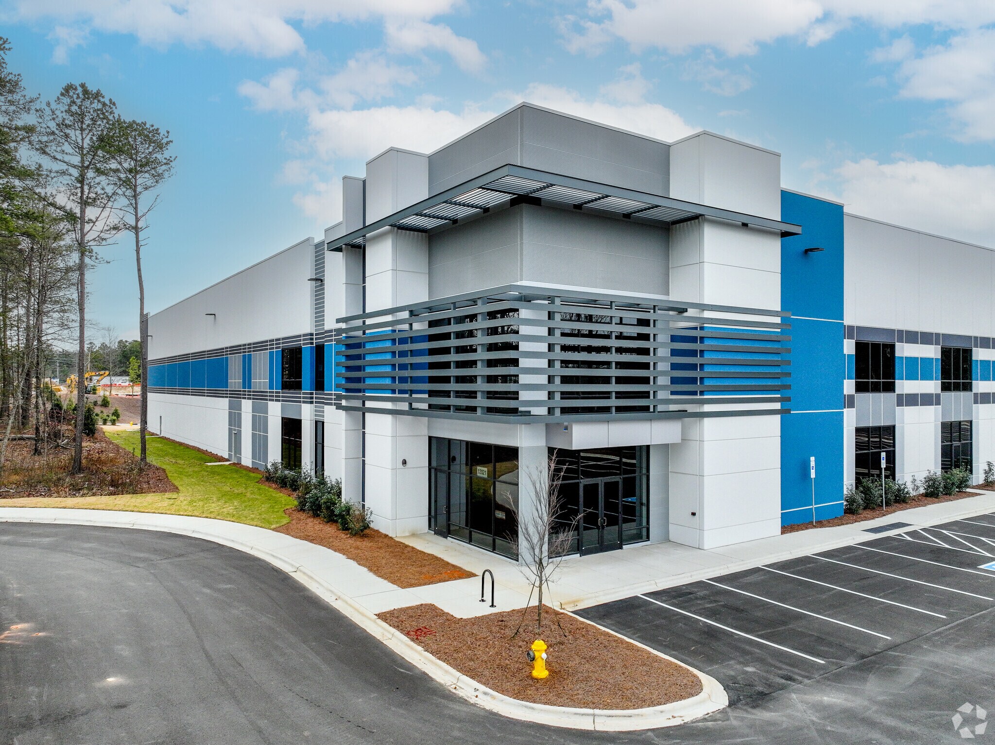 12021 Mount Holly Huntersville Rd, Huntersville, NC for lease Primary Photo- Image 1 of 5