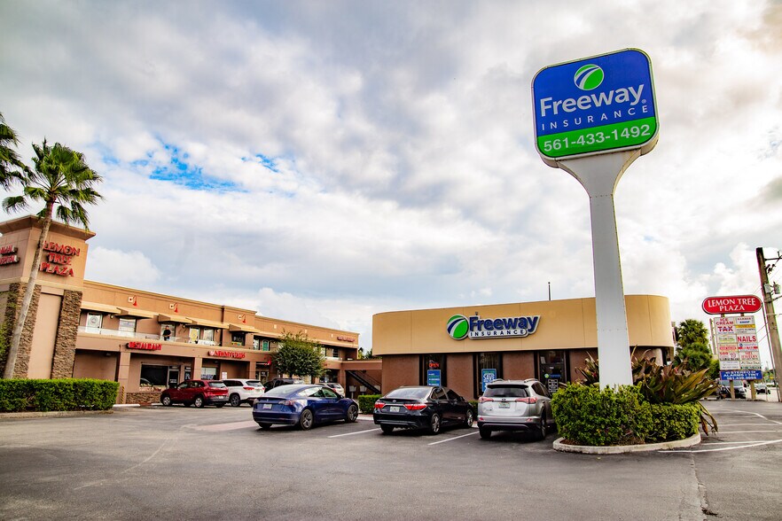 1020 S Military Trl, West Palm Beach, FL à vendre - Photo du bâtiment - Image 1 de 4