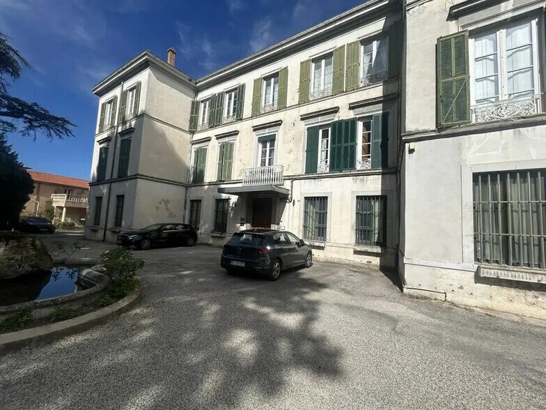 Bureau dans Orange à louer - Photo du bâtiment - Image 2 de 8