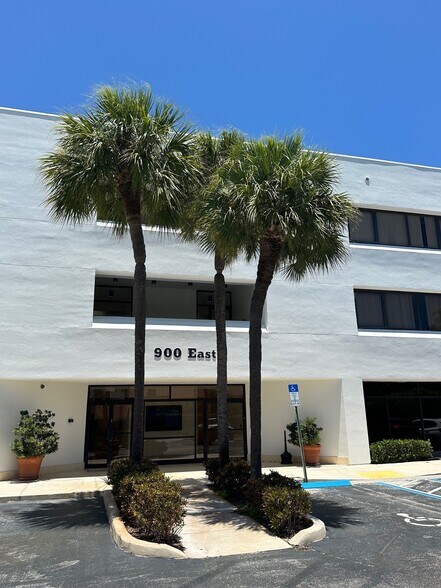900 E Indiantown Rd, Jupiter, FL à louer - Photo du bâtiment - Image 2 de 10