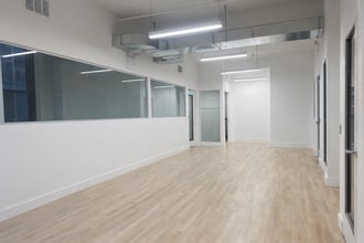 8 W 38th St, New York, NY à louer Photo intérieure- Image 2 de 5