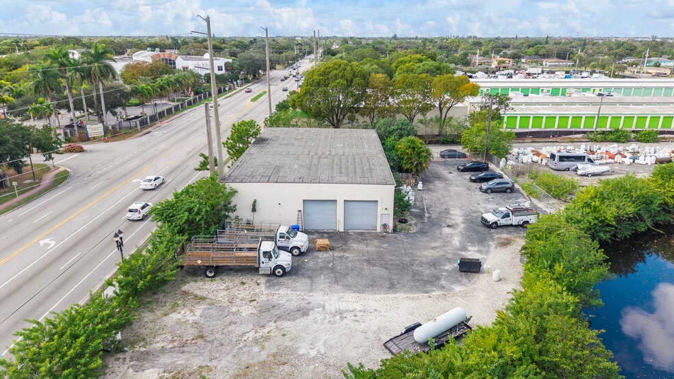 2511 NW 6th St, Fort Lauderdale, FL à vendre - Photo du bâtiment - Image 3 de 10