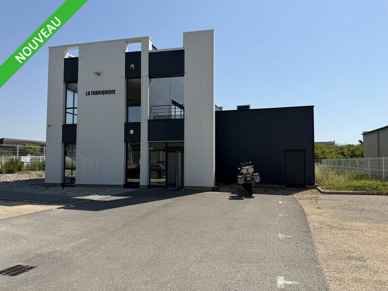 Office in Valence for sale - Building Photo - Image 1 of 17