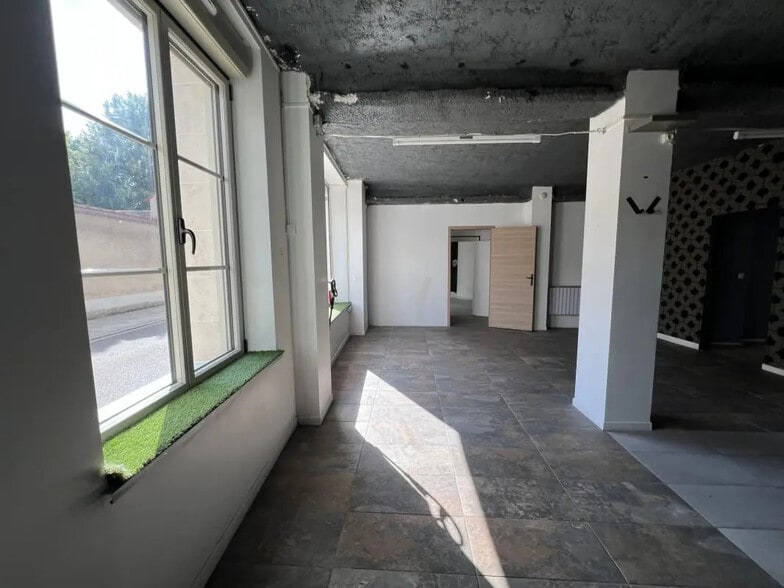 Commerce de détail dans Cormontreuil à louer - Photo intérieure - Image 3 de 5