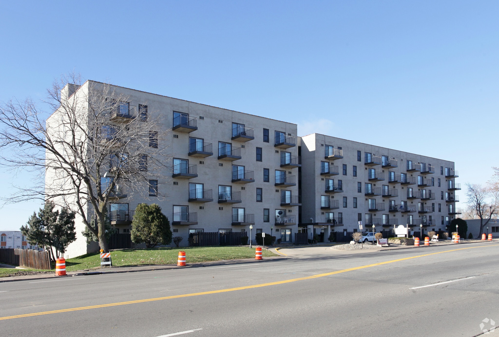 320 Blake Rd N, Hopkins, MN à vendre Photo principale- Image 1 de 41