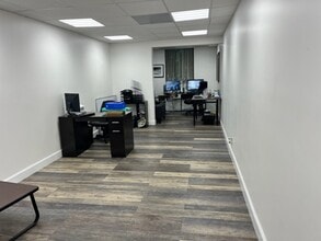 440 E Sample Rd, Pompano Beach, FL for lease Interior Photo- Image 1 of 3