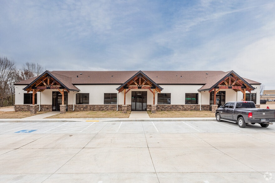 7501 Veterans Ave, Fort Smith, AR for lease - Building Photo - Image 3 of 6