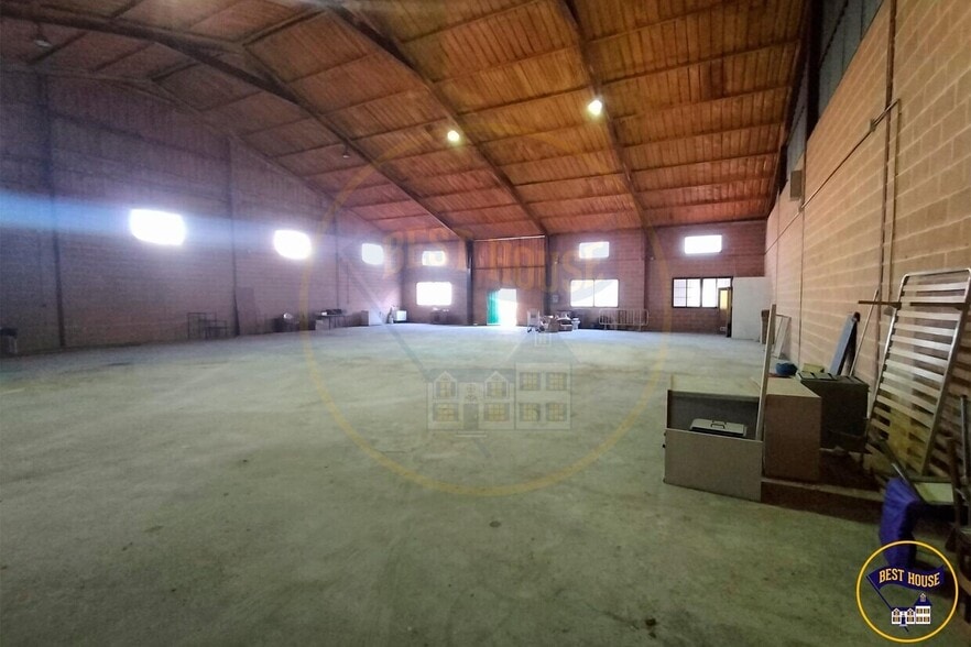 Industrial in Cuenca, Cuenca for sale - Building Photo - Image 2 of 2