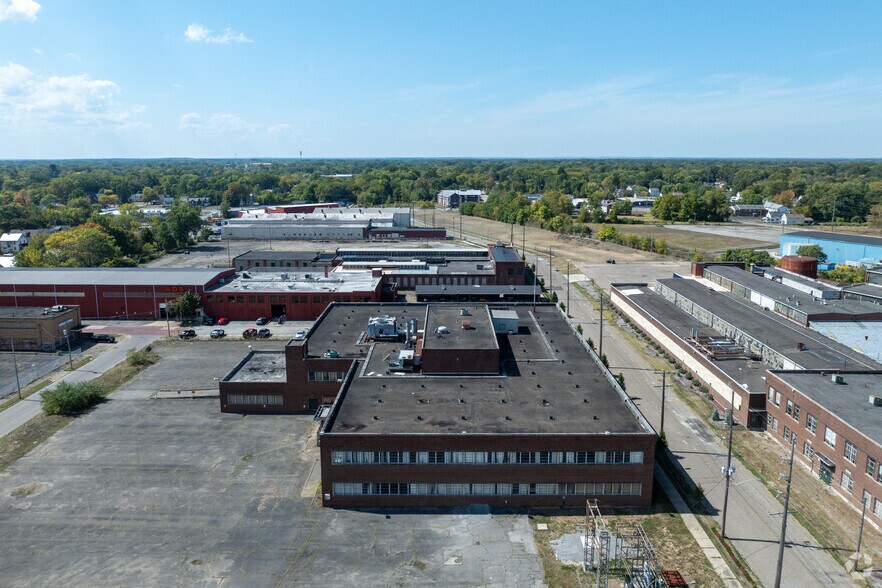 408-B Dana St, Warren, OH for sale - Aerial - Image 2 of 4