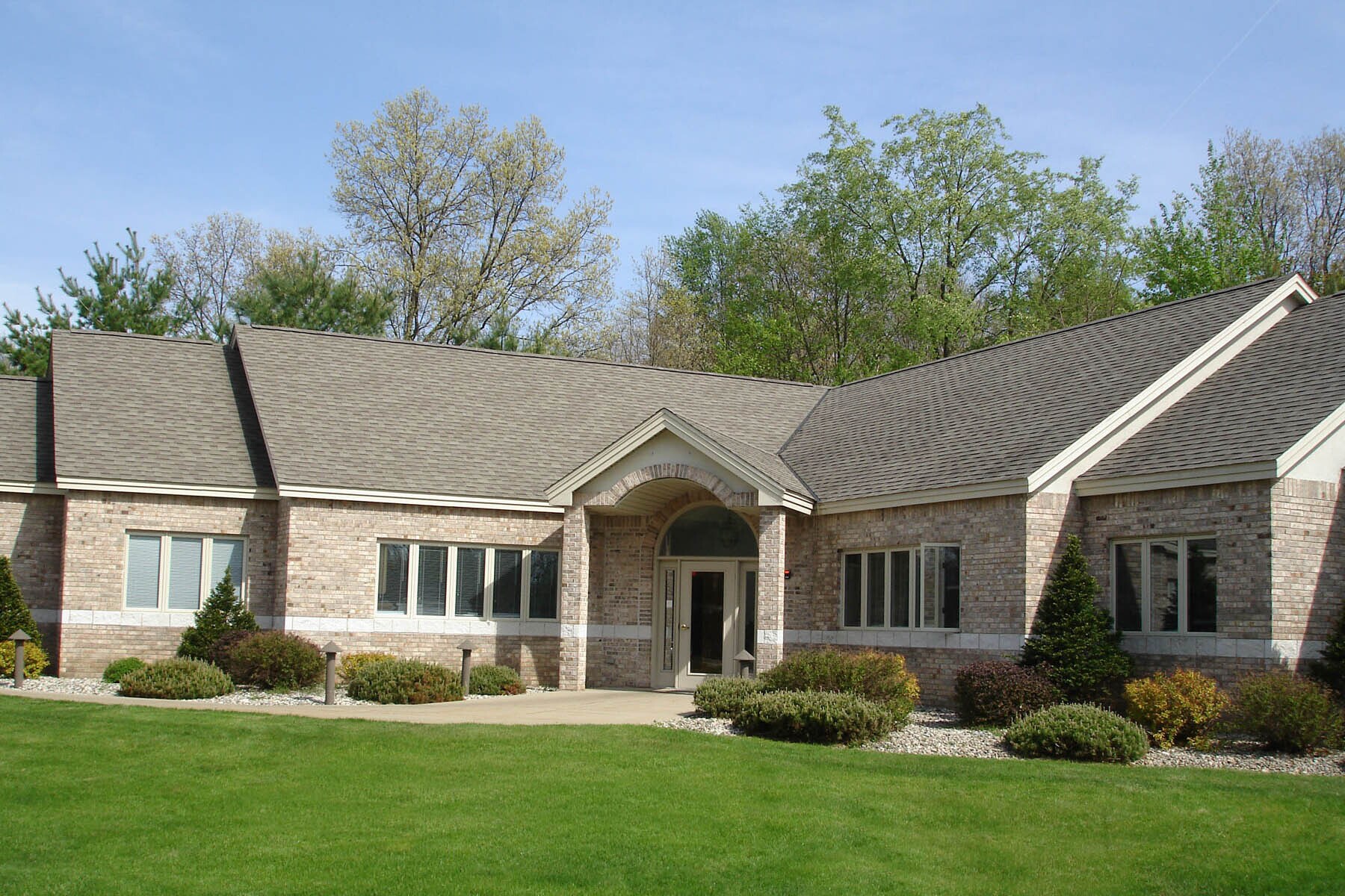 8145 Valleywood Dr, Portage, MI for lease Building Photo- Image 1 of 5