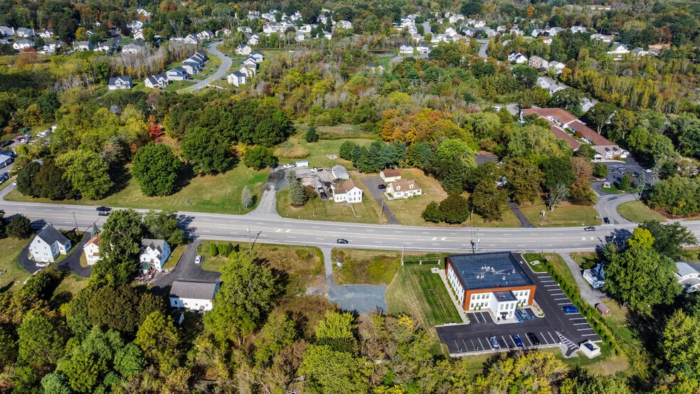 1126 Loudon Rd, Cohoes, NY à vendre - Photo du bâtiment - Image 3 de 11