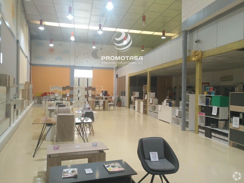 Industriel dans Rivas-Vaciamadrid, Madrid à vendre - Photo du bâtiment - Image 2 de 9